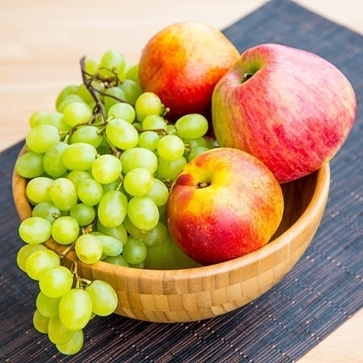Picture of Seedless Grapes & Apple